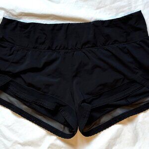 Lululemon Women Hotty Hot Low-Rise Lined Short 2.5" Black Size 10